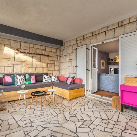 Apartment Lota With Heated Pool On Top Location Supetar Exteriér fotografie