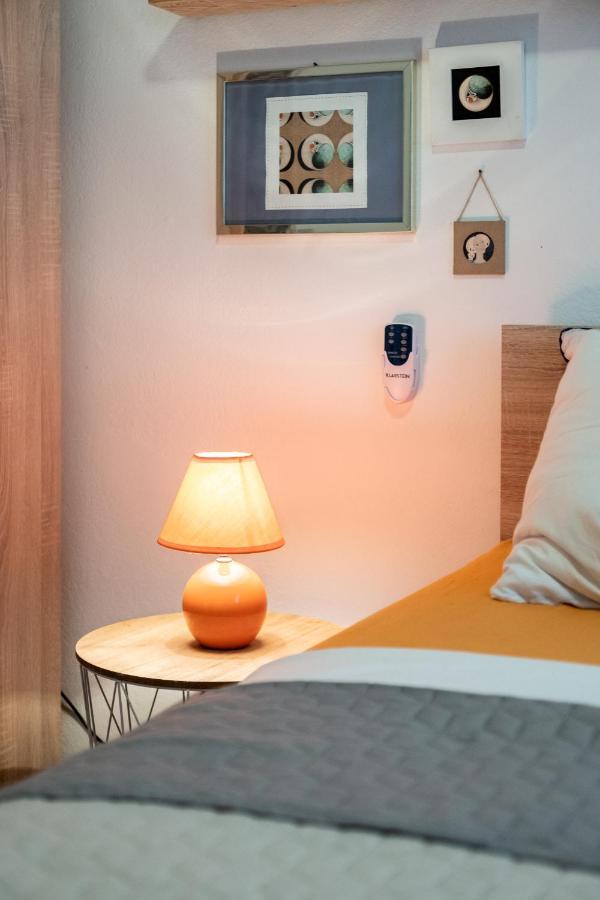 Apartment Lota With Heated Pool On Top Location Supetar Exteriér fotografie
