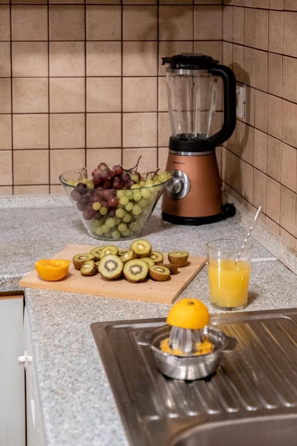 Apartment Lota With Heated Pool On Top Location Supetar Exteriér fotografie